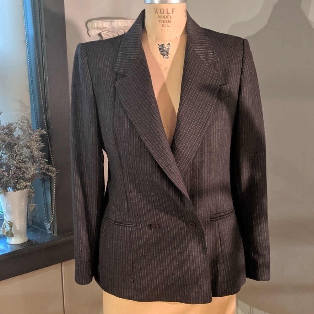 Harve Barnard striped blazer